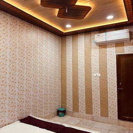 Hotel Raju Homestay Ayodhya 150 Meters From Shree Ram Janmbhoomi Temple 200 Meters From Ayodhya Dham Railway Station 外观 照片