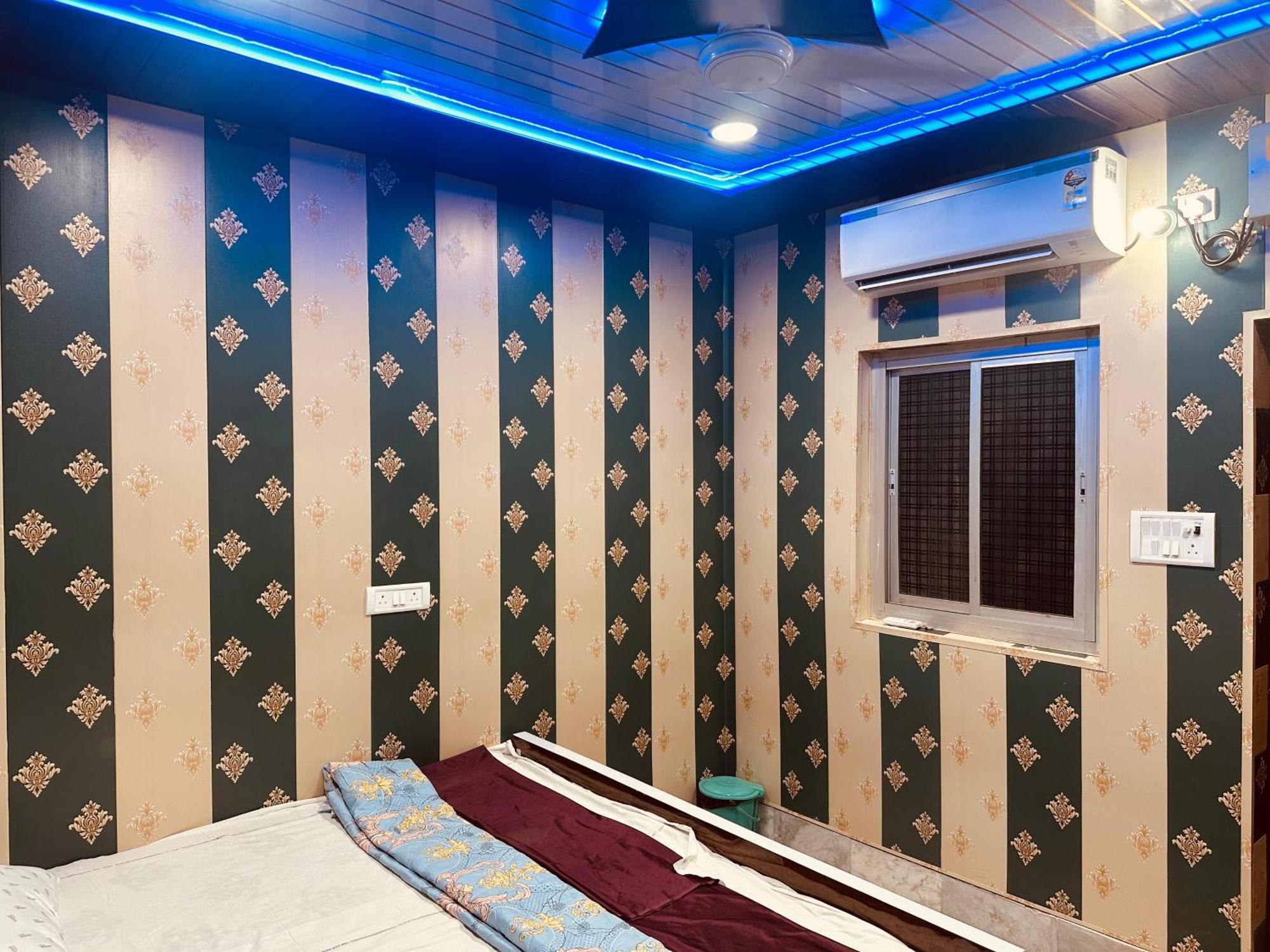 Hotel Raju Homestay Ayodhya 150 Meters From Shree Ram Janmbhoomi Temple 200 Meters From Ayodhya Dham Railway Station 外观 照片