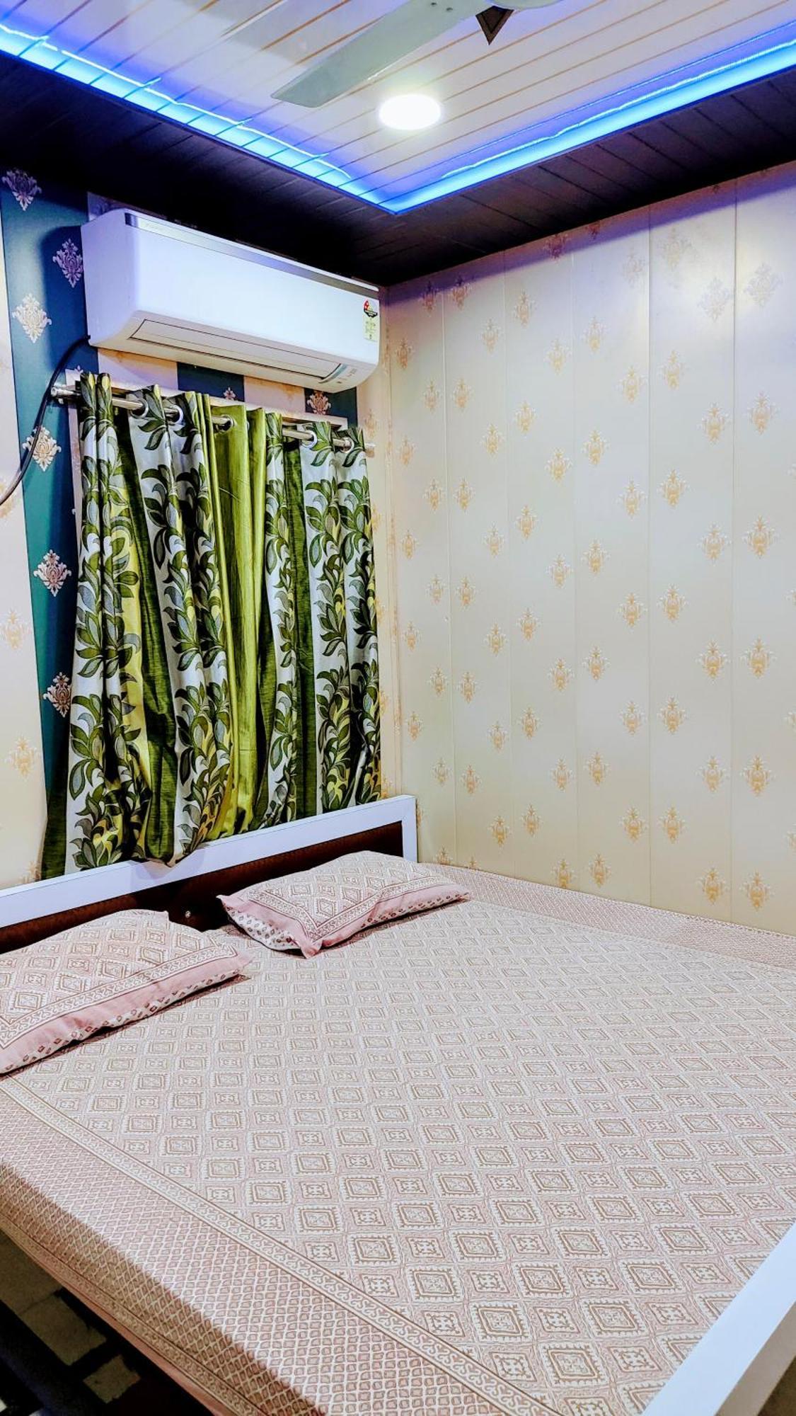 Hotel Raju Homestay Ayodhya 150 Meters From Shree Ram Janmbhoomi Temple 200 Meters From Ayodhya Dham Railway Station 外观 照片