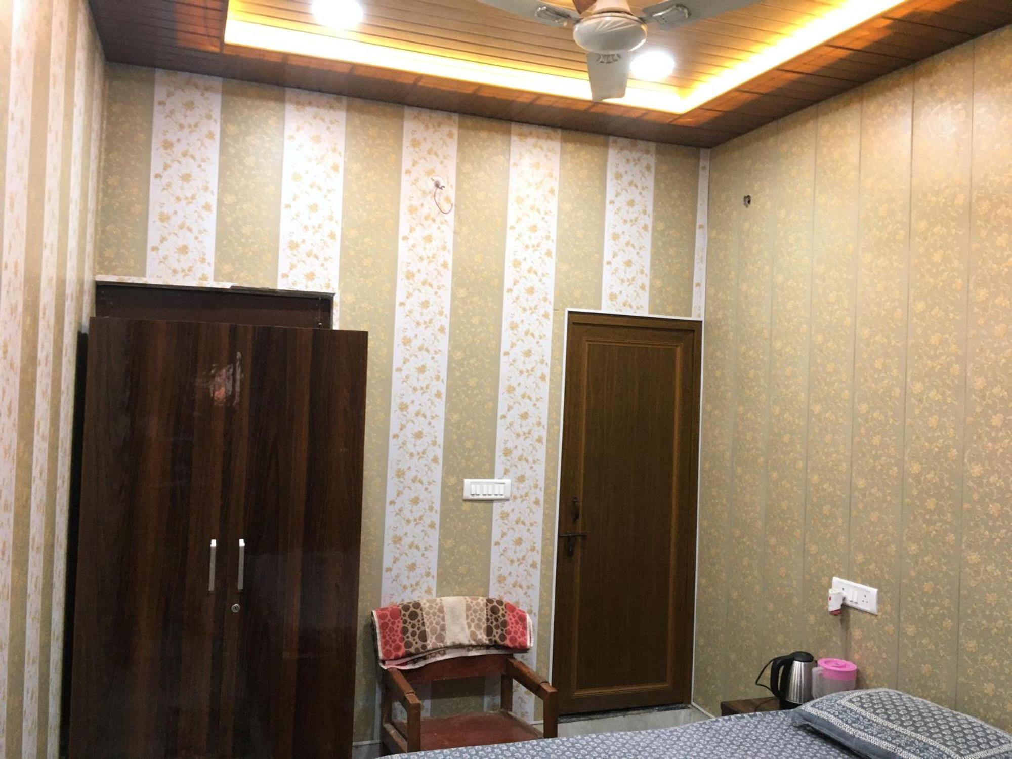 Hotel Raju Homestay Ayodhya 150 Meters From Shree Ram Janmbhoomi Temple 200 Meters From Ayodhya Dham Railway Station 外观 照片