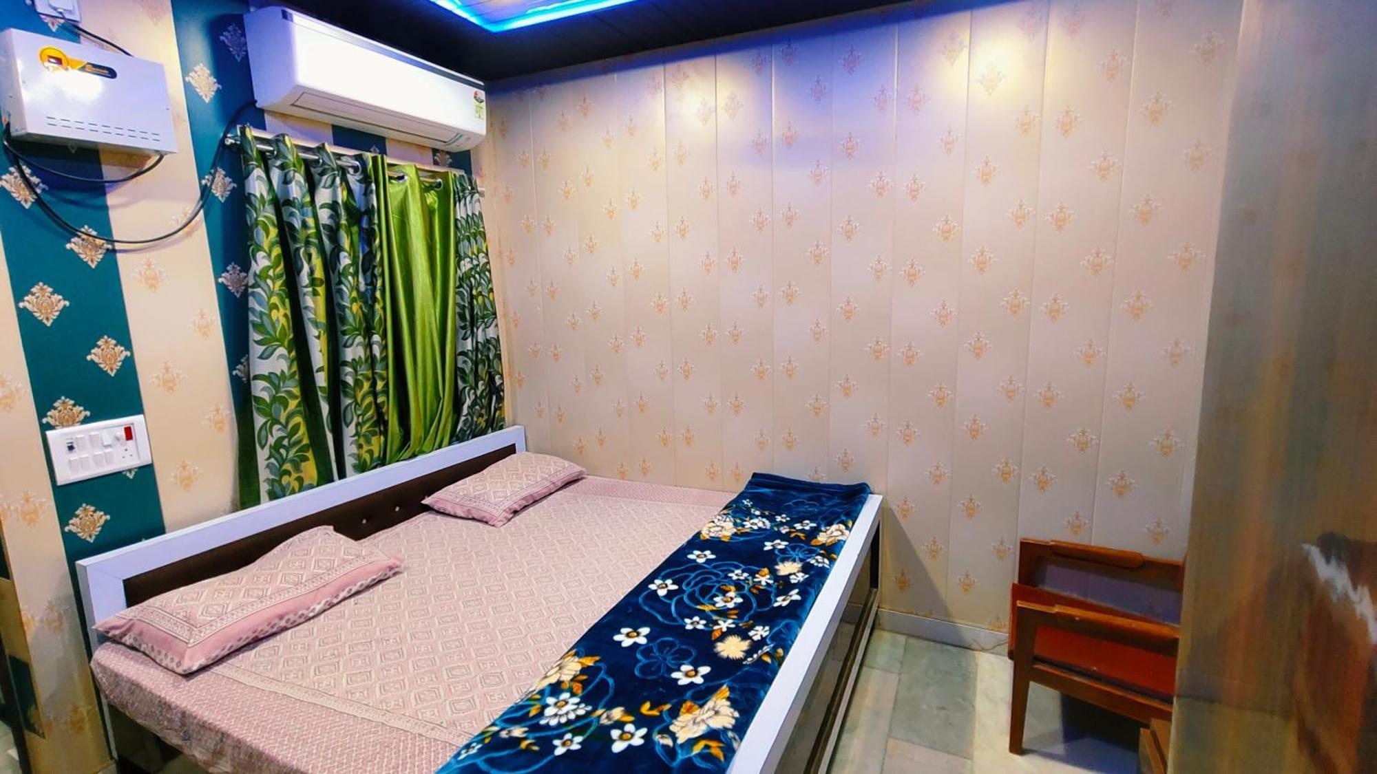 Hotel Raju Homestay Ayodhya 150 Meters From Shree Ram Janmbhoomi Temple 200 Meters From Ayodhya Dham Railway Station 外观 照片
